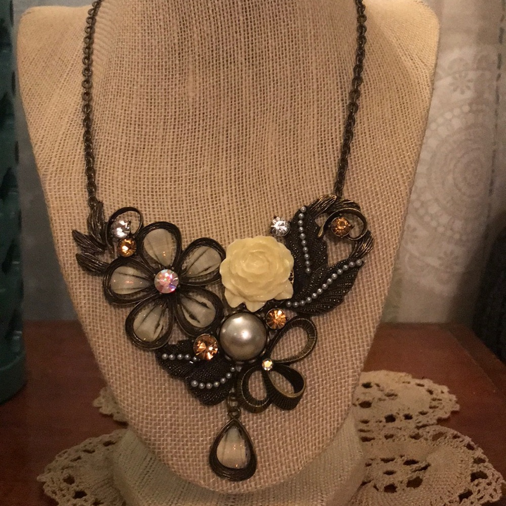 A beautiful summoning brand statement necklace.